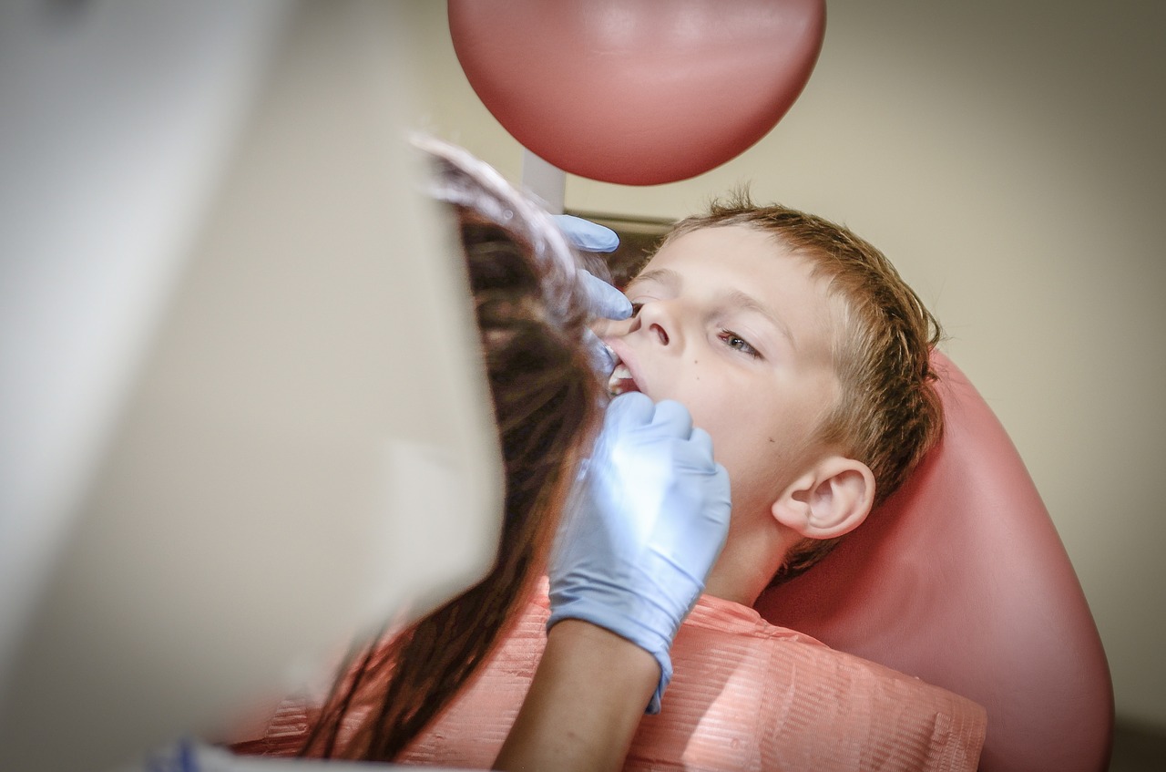 Bezbolesne leczenie zębów. Czy można leczyć zęby bezboleśnie? Stomatolog Warszawa Żoliborz